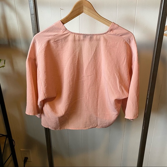 Topshop• Pink Cropped Top with front tie - Picture 4 of 4